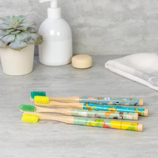 Bamboo toothbrush - Nine Lives