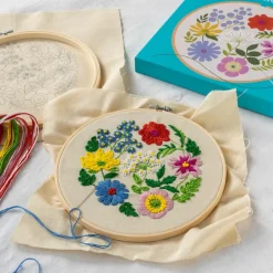 Embroidery kit - Wild Flowers
