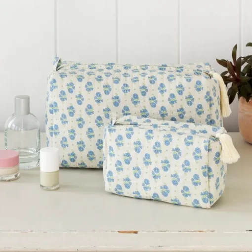 Quilted makeup bag - Cornflower
