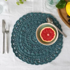 Crochet placemat - Teal