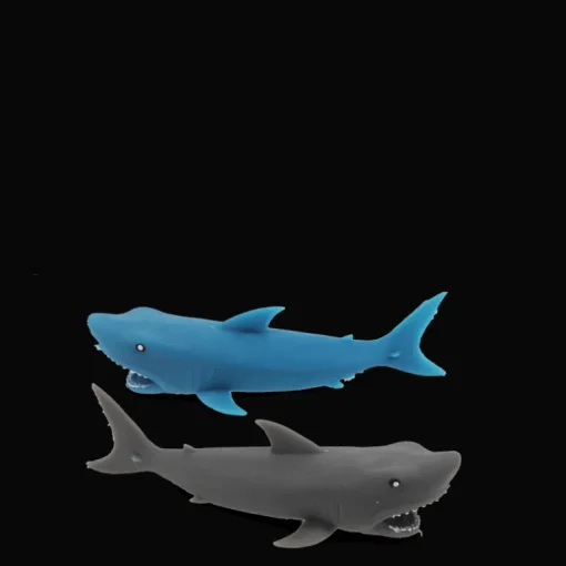 Flying shark finger catapults (box of 2)