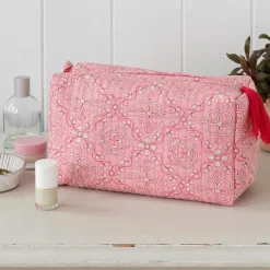 Quilted wash bag - Anushka