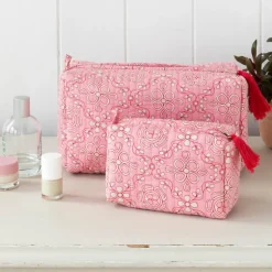 Quilted wash bag - Anushka