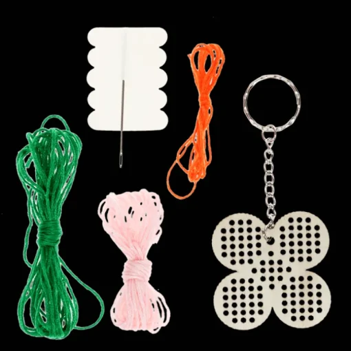 Stitch your own wooden keyring - Daisy