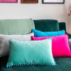 Velvet pom pom cushion - Pink