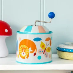 Winding tin music box - Wild Wonders